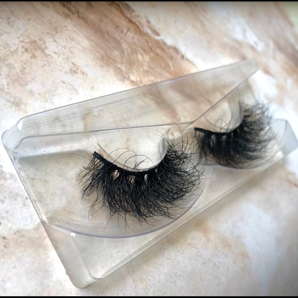 Fluffy eyelashes